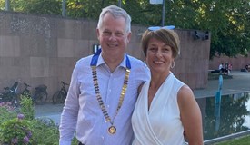 Sabine Neumann und der neue Präsident Michael Fröhlich 