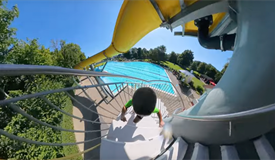 Auf den Besuch im Freibad müssen Kinder vorbereitet werden (Bildausschnitt).